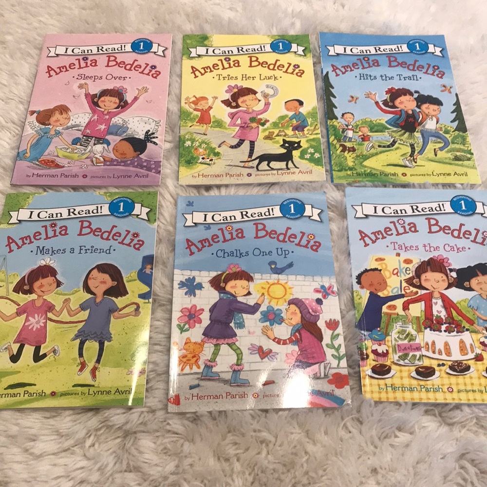 Set of 6 Amelia Bedilia Books